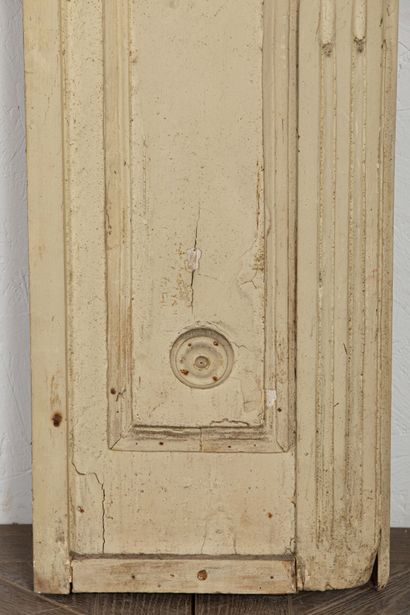 null Boiserie de trumeau en bois et stuc laqué.

Epoque Louis XVI.

H_143,5 cm L_138,5...