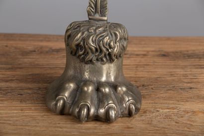 null Cale-porte en bronze à décor de griffes de lion.

H_38 cm