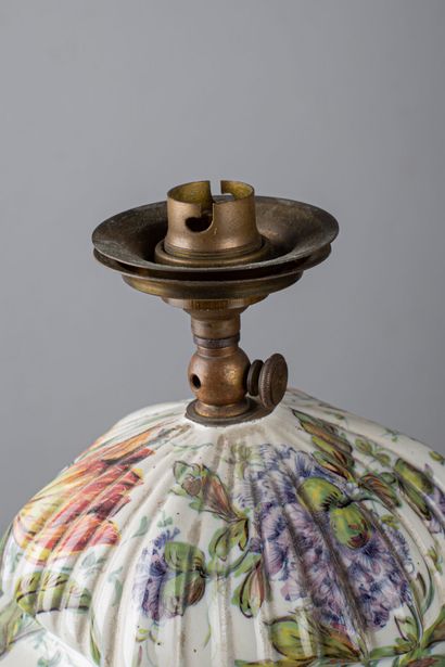 null ITALIE, Nove di Bassano.

Vase couvert, monté en lampe

H_ 57,5 cm