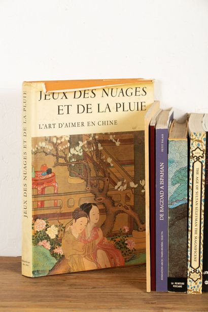null [ARTS D'ASIE ET DE LA PERSE].

Ensemble de volumes consacrés à la Chine, l'Indonésie,...