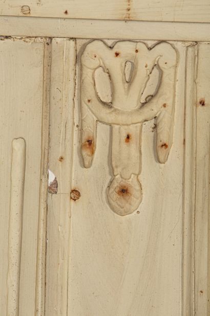 null Boiserie de trumeau en bois et stuc laqué.

Epoque Louis XVI.

H_143,5 cm L_138,5...