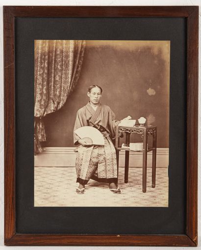 null Milton M. MILLER (1830 - 1899).

Homme chinois à l'éventail.

Tirage albuminé....