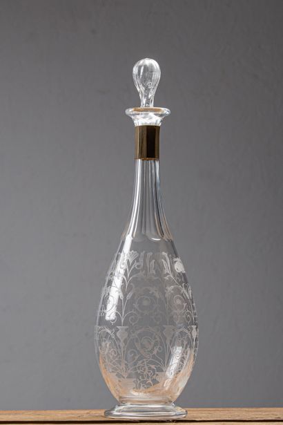 null BACCARAT.

Pour le cognac JG MONNET.

Carafe en cristal gravé.

H_35,6 cm, bouchon...