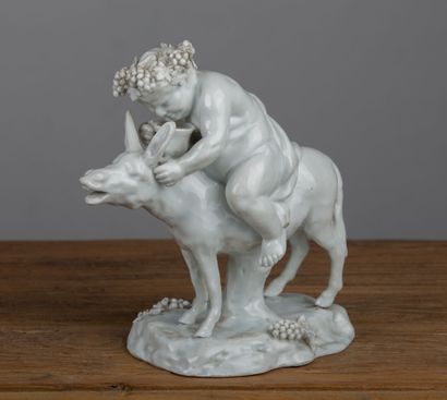 null CAPODIMONTE.

Jeune Bacchus sur un âne.

Groupe en porcelaine.

H_18 cm L_17...