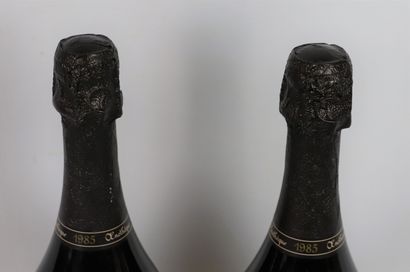 null CHAMPAGNE DOM PERIGNON MOET & CHANDON.

Vintage : 1985.

5 bottles