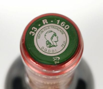 null CHATEAU CARBONNIEUX.

Vintage : 2003.

2 bottles