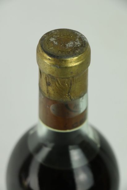 null CHATEAU GILETTE.

CREME DE TETE.

Milésime : 1937.

1 bouteille, h.e., e.l....