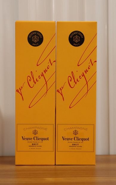 null CHAMPAGNE BRUT VEUVE CLICQUOT.

2 bottles and their boxes

THIS LOT IS JUDICIAL,...