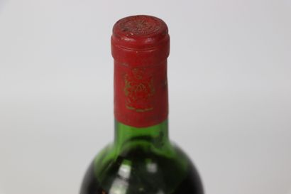 null CHATEAU MOUTON ROTHSCHILD.

Millésime : 1977.

1 bouteille, e., e.f.s.