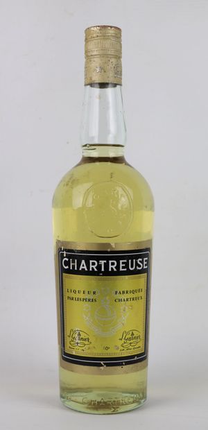 null CHARTREUSE JAUNE VOIRON 1966-1982.

Carthusian Fathers. 

1 bottle, dusty l...