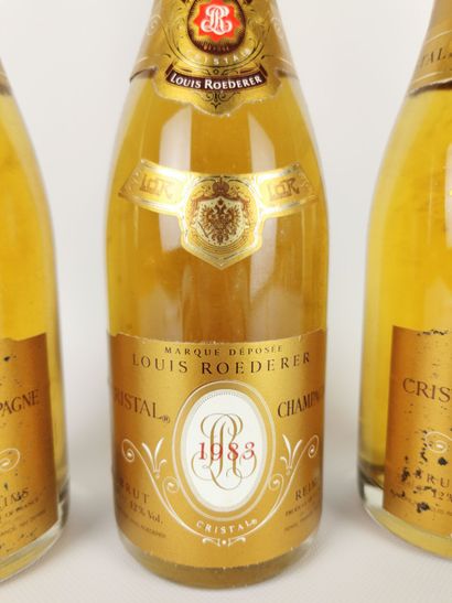 null CHAMPAGNE ROEDERER CRISTAL.

Millésime : 1983.

3 bouteilles, e.f.s.