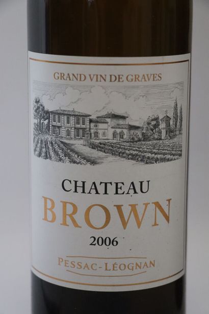 null CHATEAU BROWN BLANC.

Vintage : 2005.

2 bottles.

Vintage : 2006.

2 bottl...