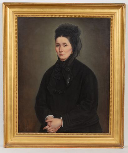 null École française du XIXème siècle. 

Portrait de dame, vêtue en noir.

Huile...