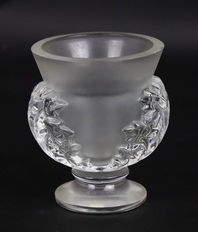 null LALIQUE, France, le modèle de Marc Lalique.

Vase, modèle Saint Cloud.

Epreuve...