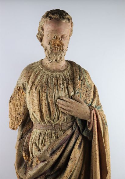 null Saint en bois sculpté, traces de polychromie. 

XVIIIème siècle.

H_104,5 cm,...