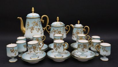null LIMOGES, L. Guérin. 

Service à thé en porcelaine à décor en émaux doré de branches...