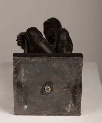 null D'après MICHEL-ANGE (1475-1564).

Laurent de Medicis.

Bronze à patine brune,...