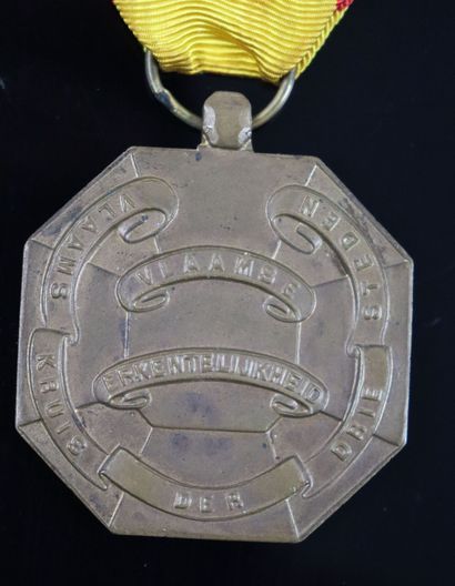 null Médaille 1ère guerre mondiale 1914-1918. 

Diksmuide avec sa barette nieuwpoort....