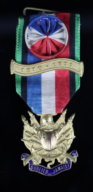 null Ensemble de deux médailles militaires 1870, comprenant :

- Médaille commémorative...