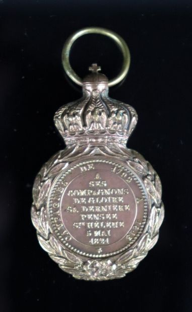 null Ensemble de deux médailles militaires sur le thème de Napoléon 1er, comprenant...