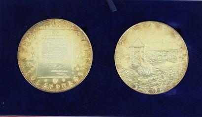 null Albert de JAEGER (1908-1992).

Coffret comprenant deux médailles commémoratives,...