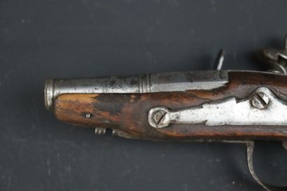 null Pistolet de voyage à silex. 

Canon octogonal puis rond à bourlet de 8 cm. 

La...