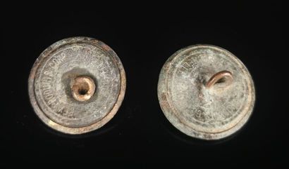 null Deux boutons de veste de militaire U.S en métal. 

D_2,9 cm