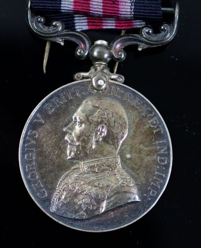 null Médaille anglaise Première Guerre Mondiale attribuée à un français. 

Le module...
