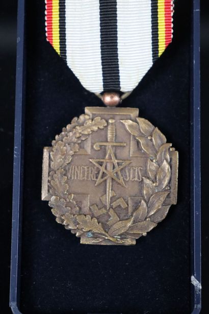 null BELGIQUE. 

Médaille commémorative de la campagne de Gembloux 1939-1945, en...