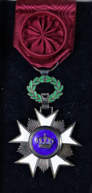 Ordre de la couronne de Belgique. 

L'étoile...