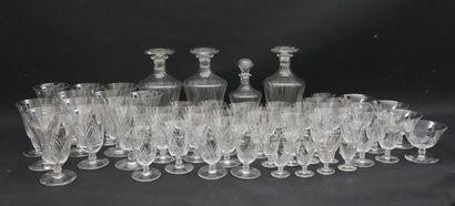 null SAINT LOUIS.

Service de verre en cristal taillé, modèle Vosges, comprenant...