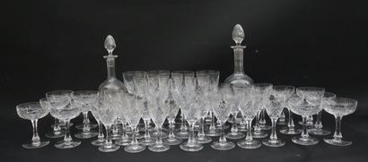 null 
SAINT-LOUIS. 




Partie de service de verres en cristal taillé, modèle Moselle,...