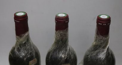 null CHATEAU DULUC.
Millésime : 1986.
3 bouteilles, 1 h.e., 1 b.g.