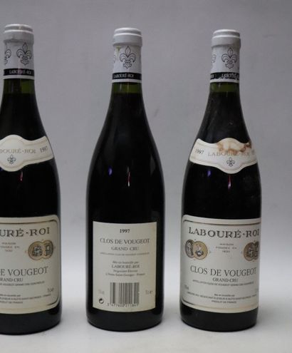 null CLOS DE VOUGEOT GRAND CRU.
LABOURE ROI.
Millésime : 1997.
3 bouteilles, une...