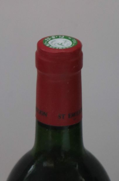 null CHATEAU L'ANGELUS.
Millésime : 1987.
1 bouteille, b.g