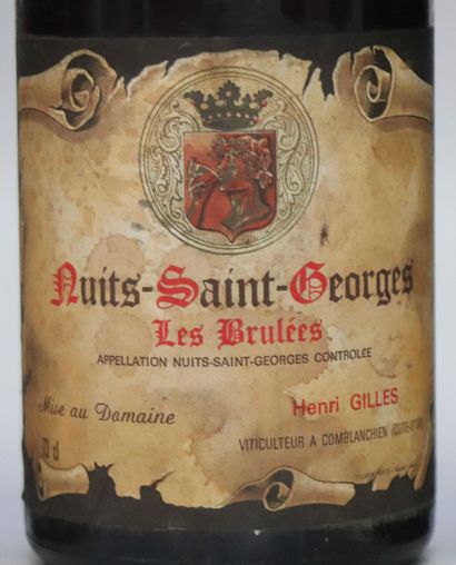 null NUITS-SAINT-GEORGES LES BRULEES. 
Henri GILLE. 
Millésime : 1976. 
4 bouteilles,...