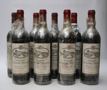 null CHATEAU CHASSE SPLEEN.
Millésime : 1995.
8 bouteilles, e.fs., b.g.