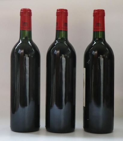 null CHATEAU CHEVAL BLANC.
Millésime : 1986
3 bouteilles, 1 b.g