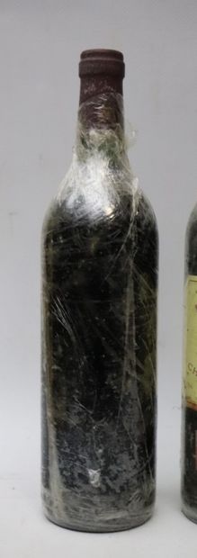 null PAVILLON ROUGE DU CHATEAU MARGAUX.
Millésime : 1994.
3 bouteilles, b.g.