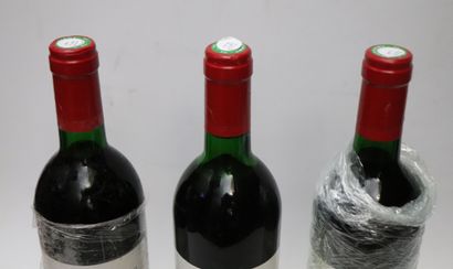 null CHATEAU LAGRANGE (Pomerol).
Millésime : 1989.
3 bouteilles, 1 b.g., 1 h.e.