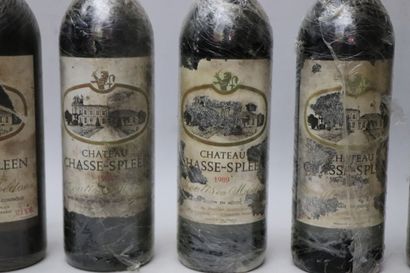null CHATEAU CHASSE SPLEEN.
Millésime : 1988.
1 bouteille, e.a., h.e.
Millésime :...