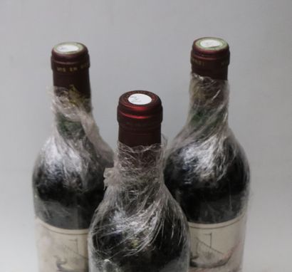 null CHATEAU BEYCHEVELLE.
Millésime : 1988.
2 bouteilles, b.g., 1 e.t.
Millésime...