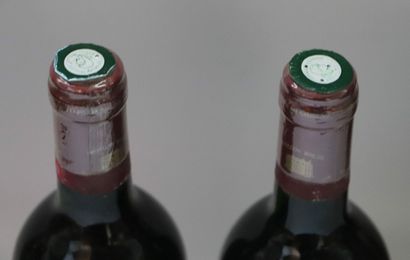 null PAVILLON ROUGE DU CHATEAU MARGAUX.
Millésime : 1990
2 bouteilles, une bg.