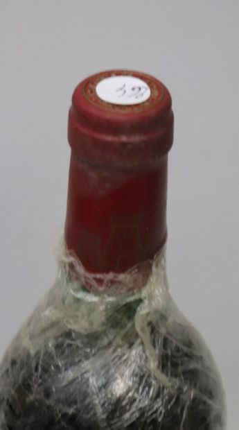 null LES FORTS DE LATOUR.
Millésime : 1979.
1 bouteille, b.g., e.l.t.
