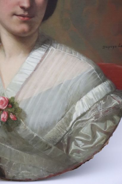 null DUPUYS-LAROCHE (peintre français, actif sous Napoléon III).
Portrait d'une élégante...