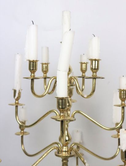 null Important church candlestick with fifteen lights in gilt bronze.
The shaft in...