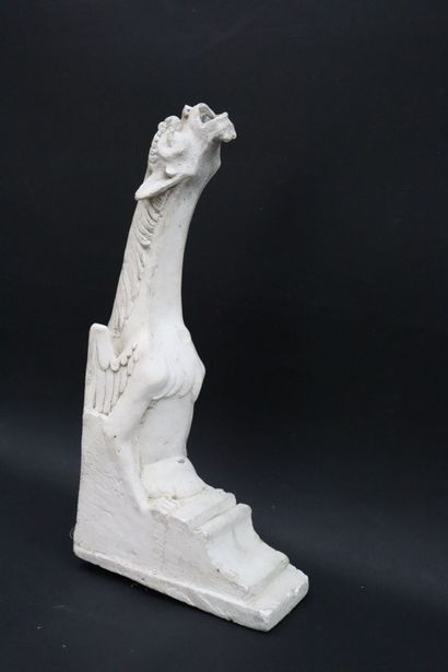 null Gargoyle in plaster, representing an imaginary animal. 
H_46 cm, small lacks....