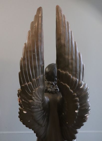 null Angel in plaster with silver patina
End of the 19th century or beginning of...