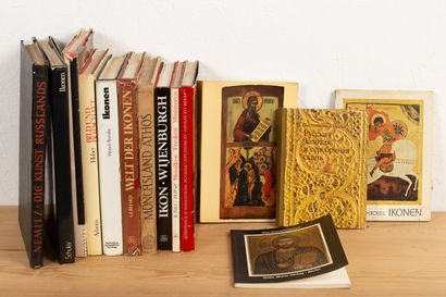 null Meeting of a dozen books dealing with Russian icons in German or Belgian: 
-...