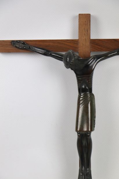 null Jean LAMBERT-RUCKI (1888-1967),
Christ en bronze à deux patines, signé sur le...